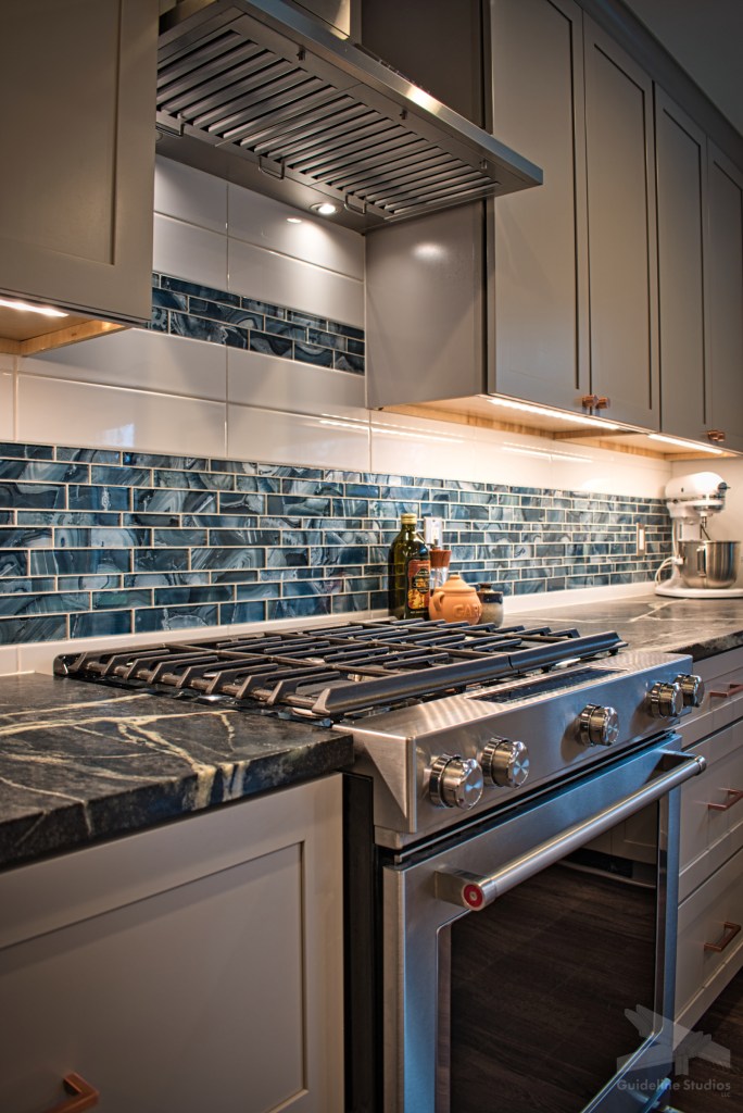 kitchen range, tile backsplash, architectural details